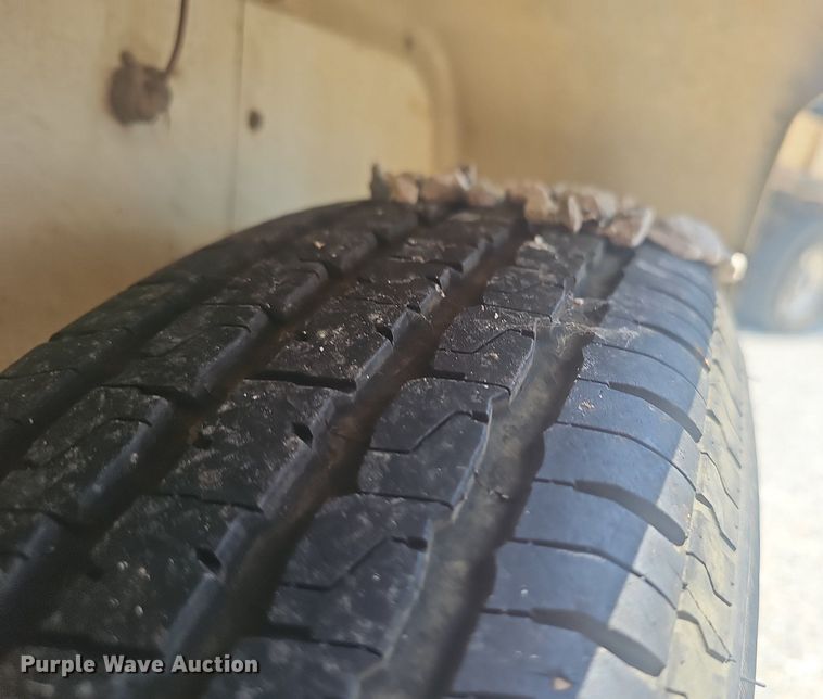 image for item EJ5699 2010 Arising Industries enclosed cargo trailer