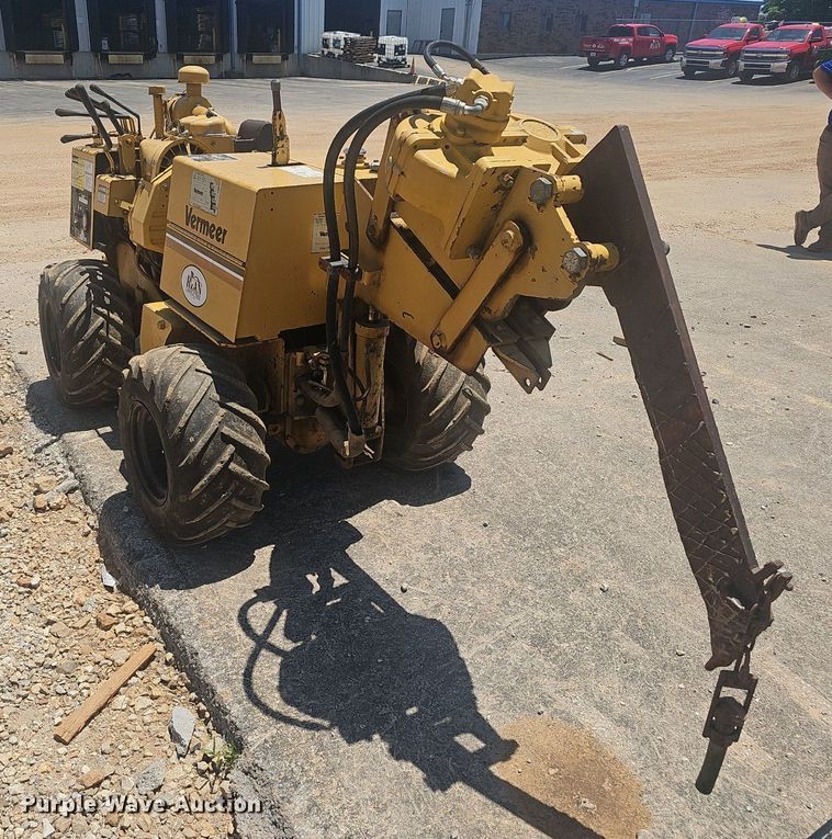image for item EJ5717 2001 Vermeer LM35 trencher