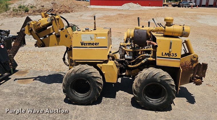 image for item EJ5717 2001 Vermeer LM35 trencher
