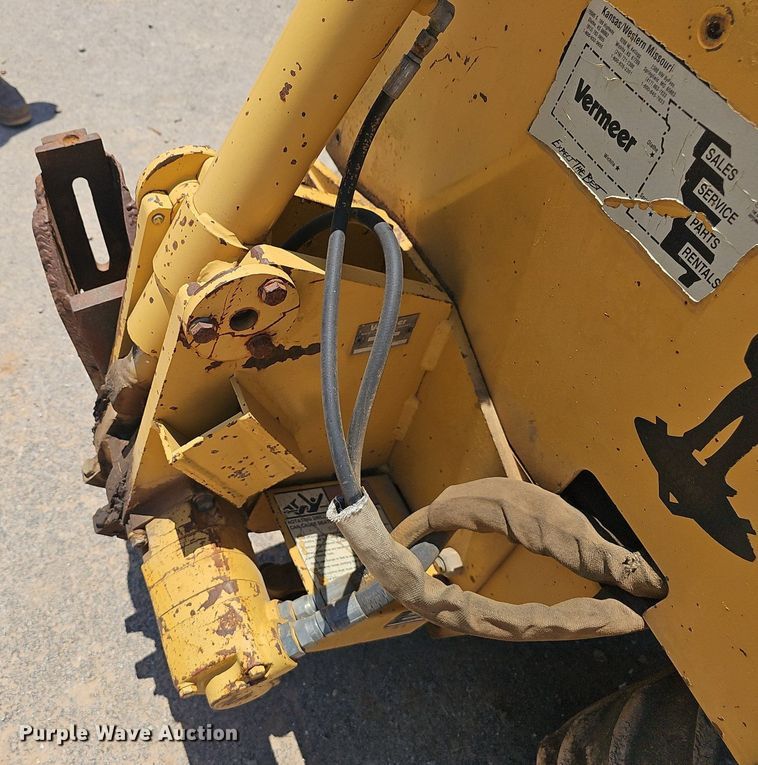 image for item EJ5717 2001 Vermeer LM35 trencher