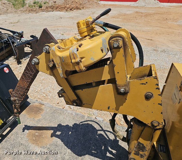 image for item EJ5717 2001 Vermeer LM35 trencher