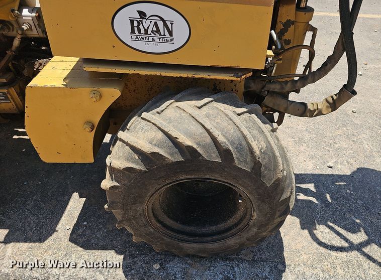 image for item EJ5717 2001 Vermeer LM35 trencher