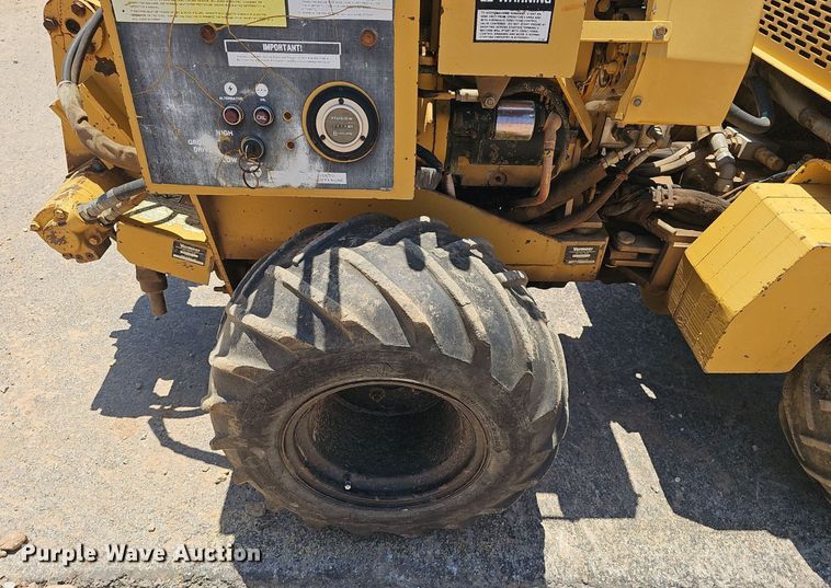 image for item EJ5717 2001 Vermeer LM35 trencher