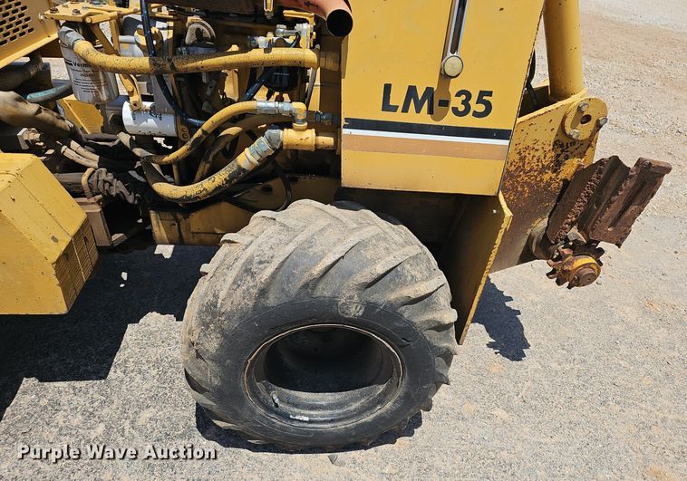 image for item EJ5717 2001 Vermeer LM35 trencher