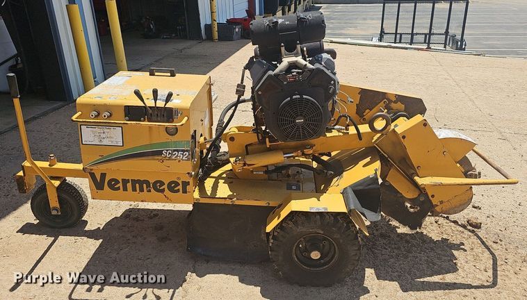 image for item EJ5718 2007 Vermeer  SC252 stump grinder