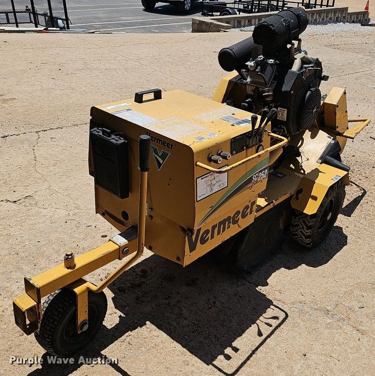image for item EJ5718 2007 Vermeer  SC252 stump grinder