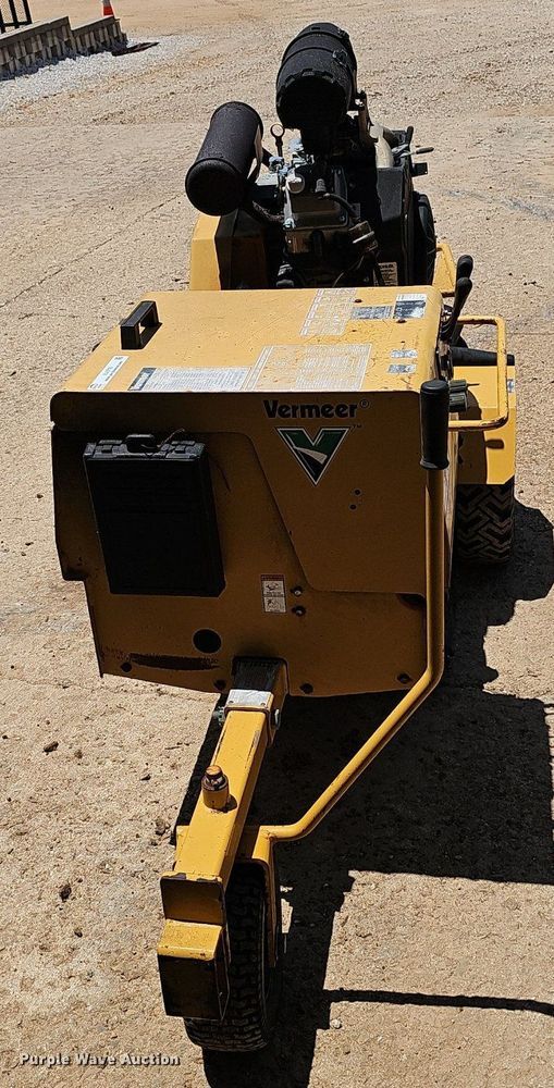 image for item EJ5718 2007 Vermeer  SC252 stump grinder