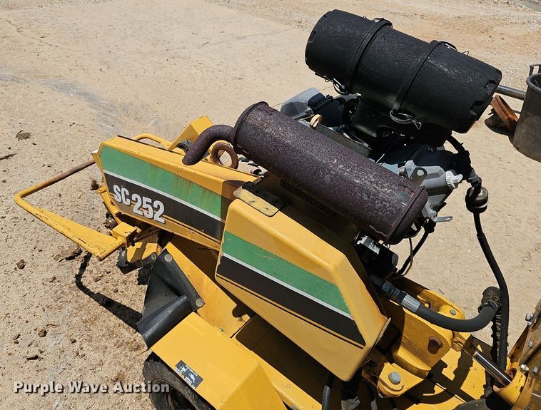 image for item EJ5718 2007 Vermeer  SC252 stump grinder