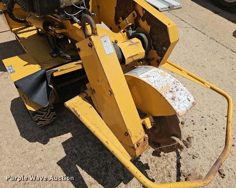 image for item EJ5718 2007 Vermeer  SC252 stump grinder