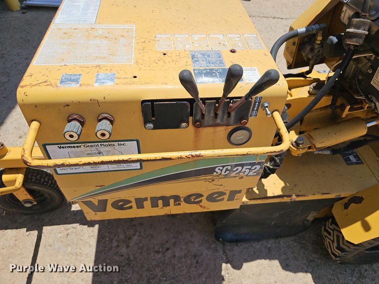 image for item EJ5718 2007 Vermeer  SC252 stump grinder