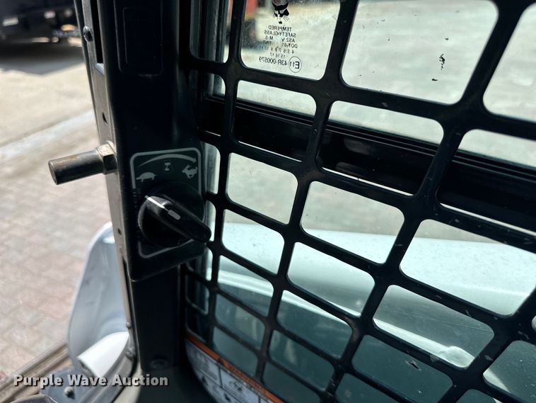 image for item EJ6939 2018 Bobcat  T650 tracked skid steer loader