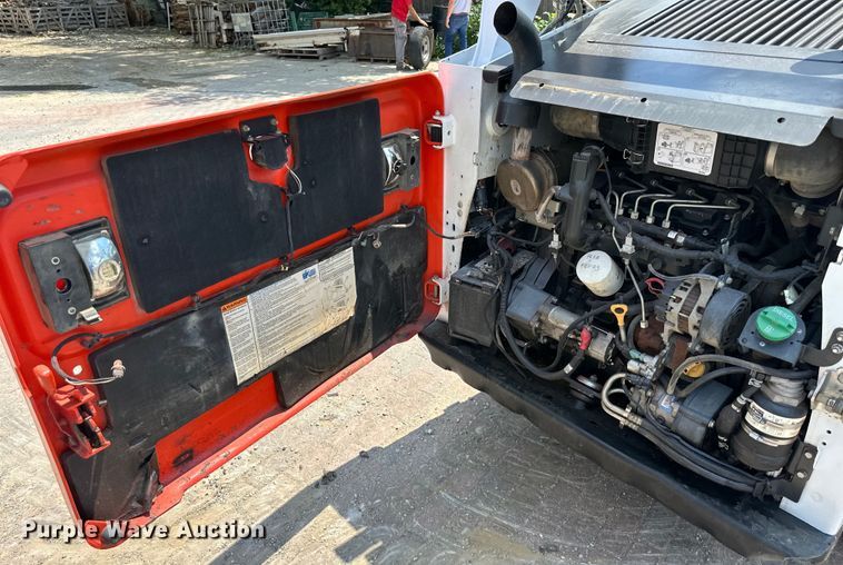 image for item EJ6939 2018 Bobcat  T650 tracked skid steer loader