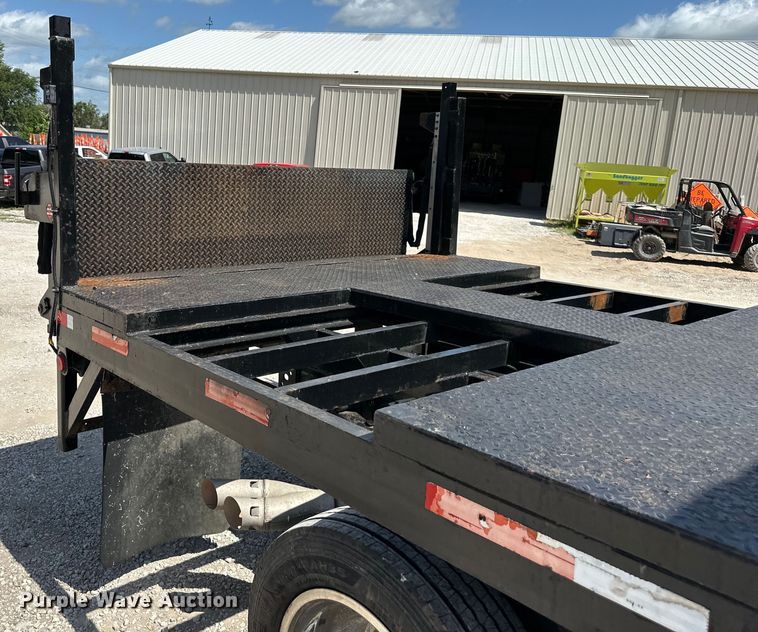 image for item EJ6959 2011 Ford F550 Super Duty SuperCab flatbed truck