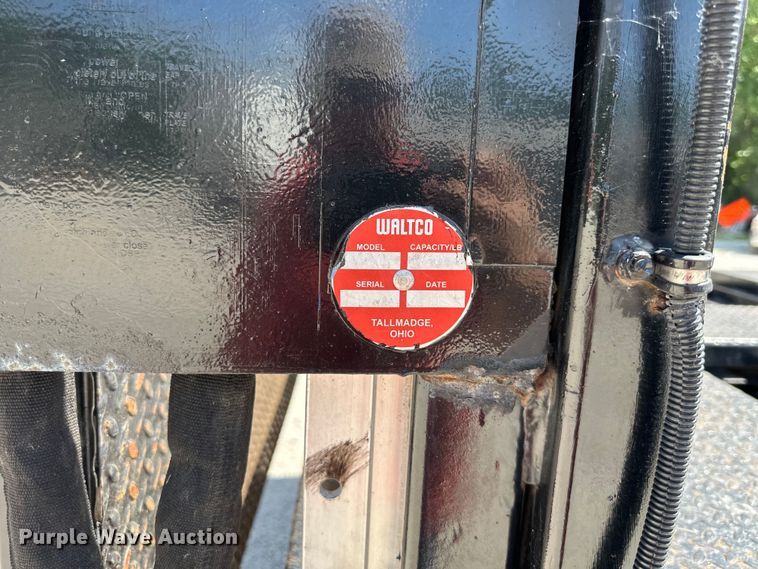 image for item EJ6959 2011 Ford F550 Super Duty SuperCab flatbed truck