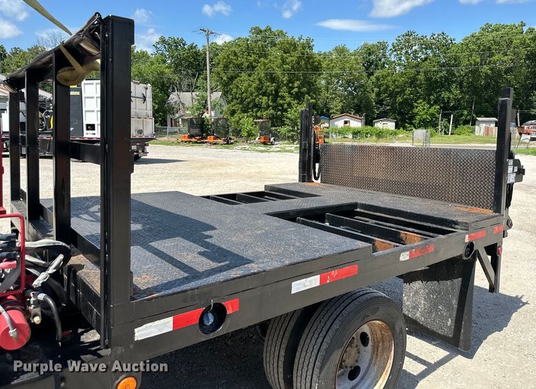 image for item EJ6959 2011 Ford F550 Super Duty SuperCab flatbed truck