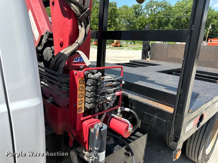 image for item EJ6959 2011 Ford F550 Super Duty SuperCab flatbed truck