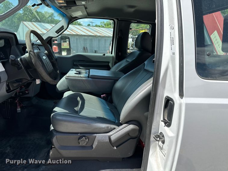 image for item EJ6959 2011 Ford F550 Super Duty SuperCab flatbed truck