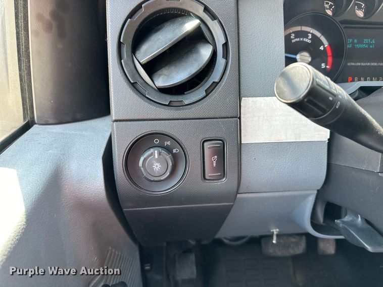 image for item EJ6959 2011 Ford F550 Super Duty SuperCab flatbed truck