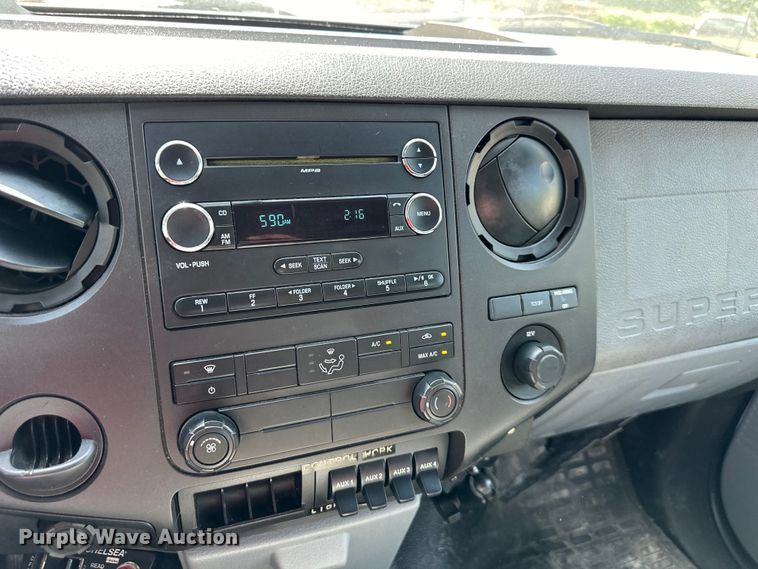 image for item EJ6959 2011 Ford F550 Super Duty SuperCab flatbed truck