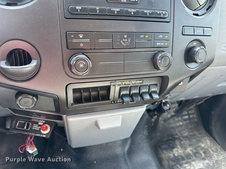 image for item EJ6959 2011 Ford F550 Super Duty SuperCab flatbed truck