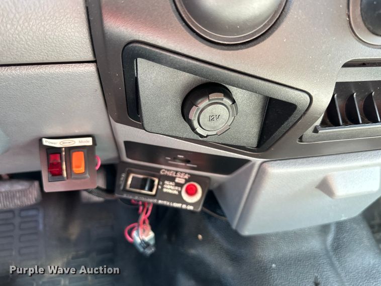 image for item EJ6959 2011 Ford F550 Super Duty SuperCab flatbed truck