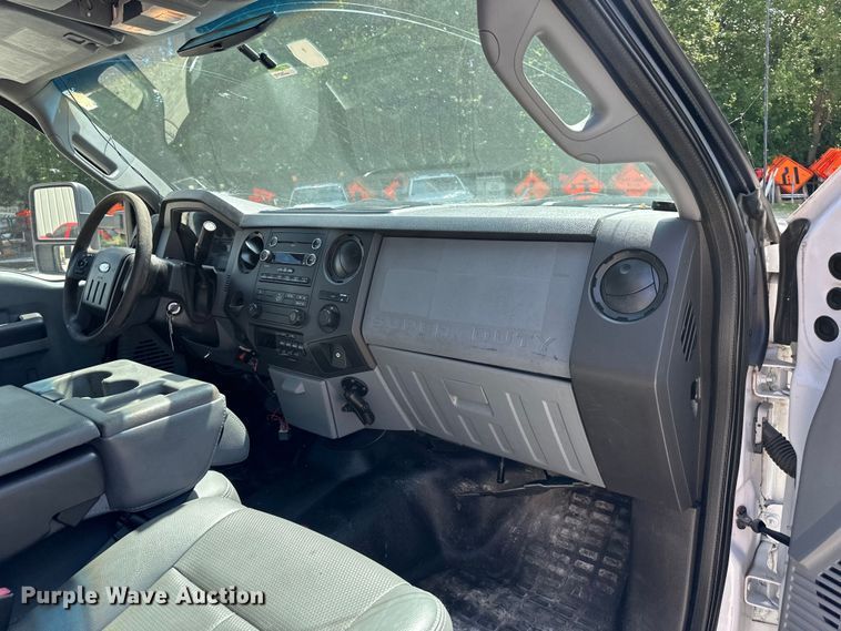 image for item EJ6959 2011 Ford F550 Super Duty SuperCab flatbed truck