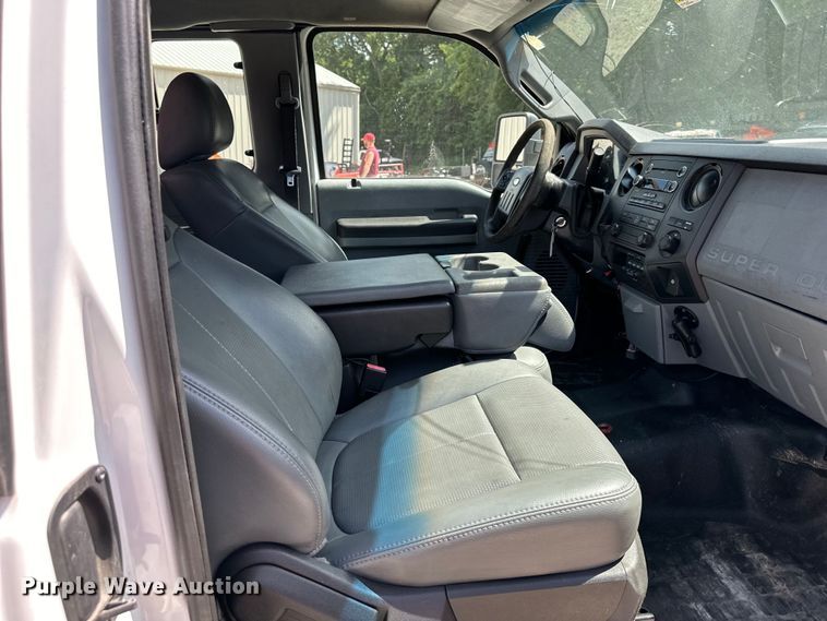 image for item EJ6959 2011 Ford F550 Super Duty SuperCab flatbed truck