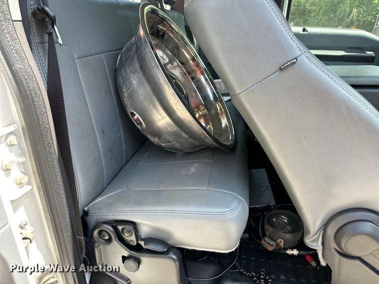 image for item EJ6959 2011 Ford F550 Super Duty SuperCab flatbed truck