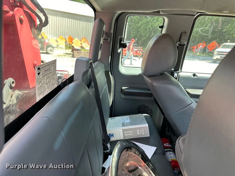 image for item EJ6959 2011 Ford F550 Super Duty SuperCab flatbed truck