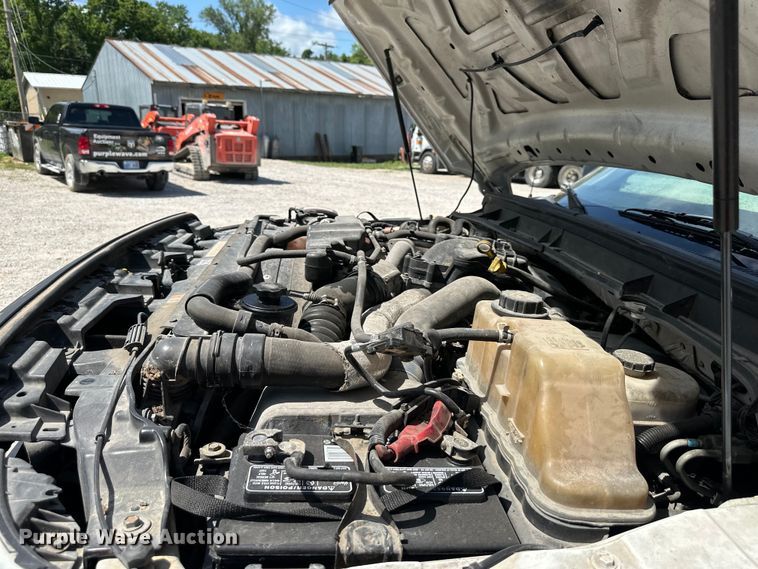 image for item EJ6959 2011 Ford F550 Super Duty SuperCab flatbed truck