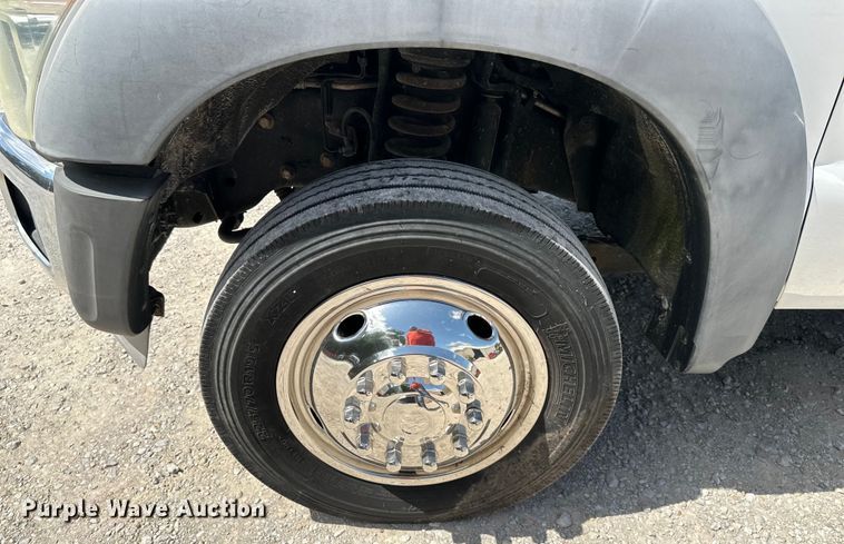 image for item EJ6959 2011 Ford F550 Super Duty SuperCab flatbed truck