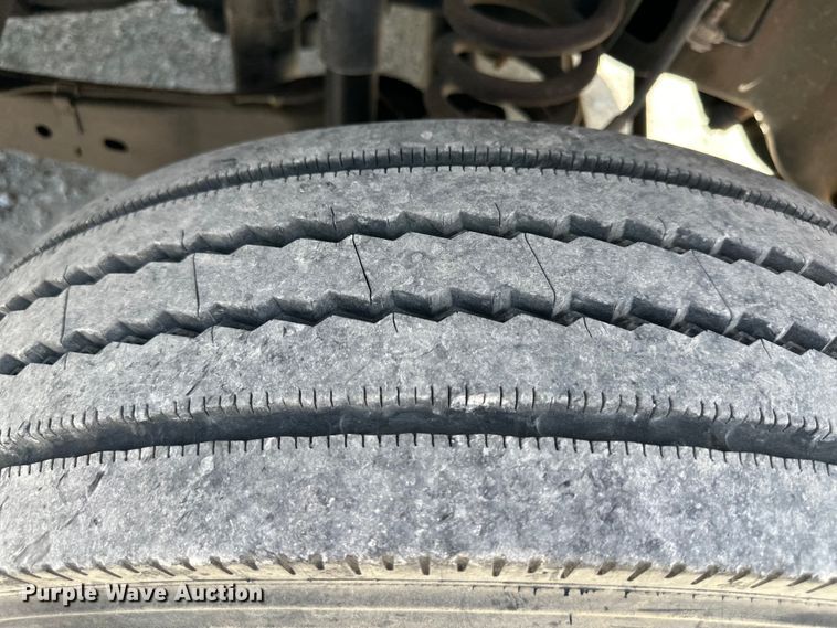 image for item EJ6959 2011 Ford F550 Super Duty SuperCab flatbed truck