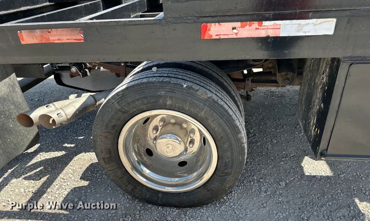image for item EJ6959 2011 Ford F550 Super Duty SuperCab flatbed truck