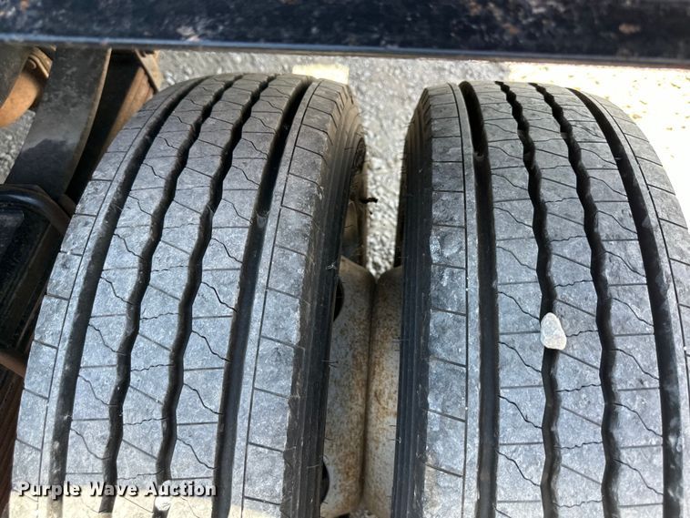 image for item EJ6959 2011 Ford F550 Super Duty SuperCab flatbed truck