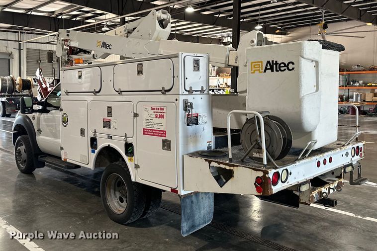 image for item EJ6968 2012 Ford F550 Super Duty bucket truck