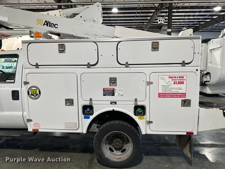 image for item EJ6968 2012 Ford F550 Super Duty bucket truck