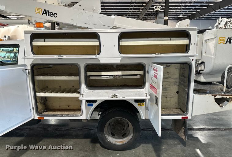 image for item EJ6968 2012 Ford F550 Super Duty bucket truck