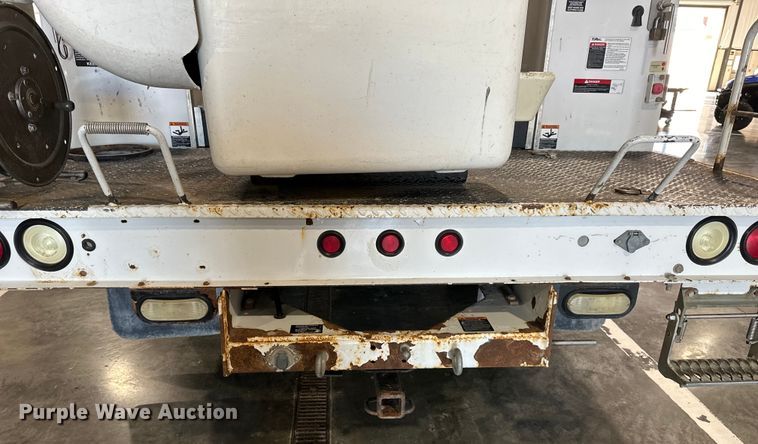 image for item EJ6968 2012 Ford F550 Super Duty bucket truck