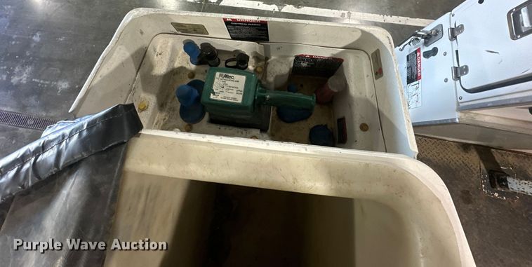 image for item EJ6968 2012 Ford F550 Super Duty bucket truck