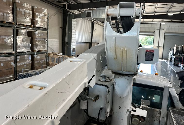 image for item EJ6968 2012 Ford F550 Super Duty bucket truck