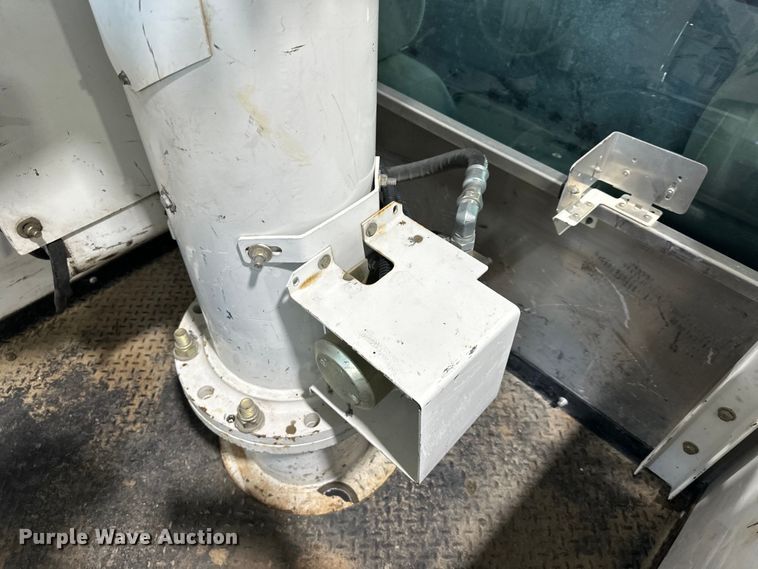 image for item EJ6968 2012 Ford F550 Super Duty bucket truck