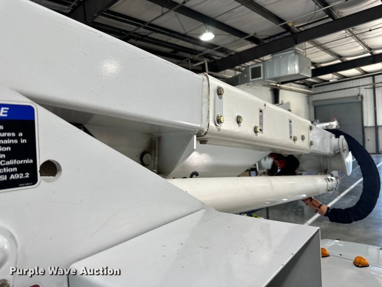 image for item EJ6968 2012 Ford F550 Super Duty bucket truck