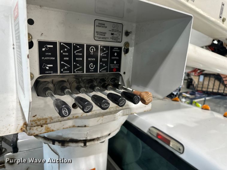 image for item EJ6968 2012 Ford F550 Super Duty bucket truck