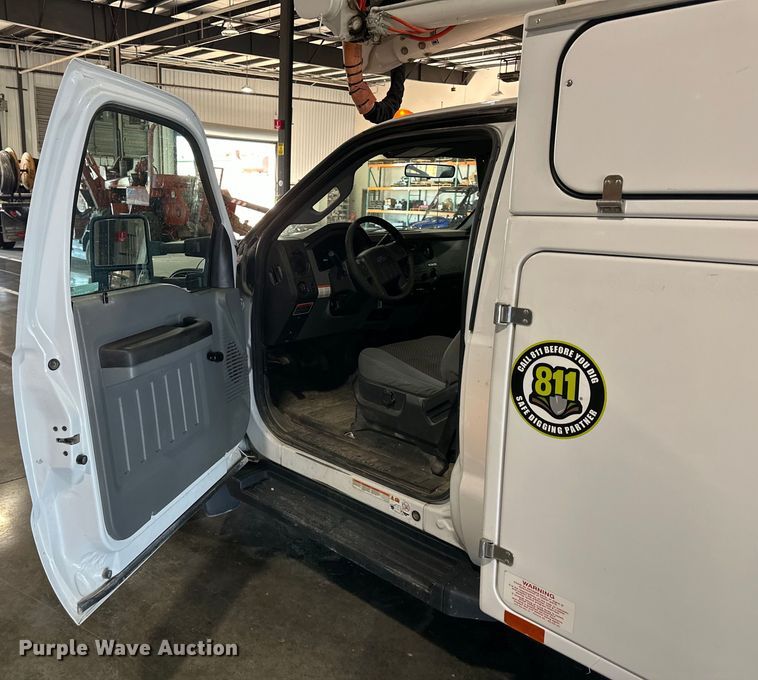 image for item EJ6968 2012 Ford F550 Super Duty bucket truck