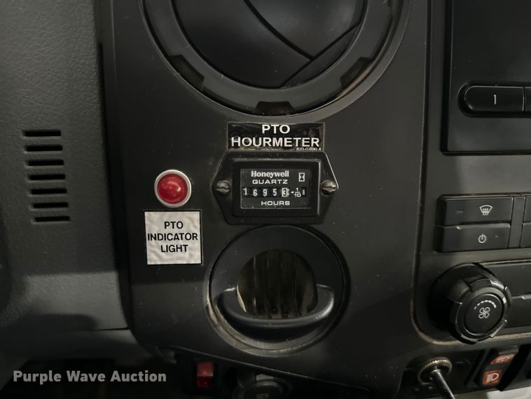 image for item EJ6968 2012 Ford F550 Super Duty bucket truck