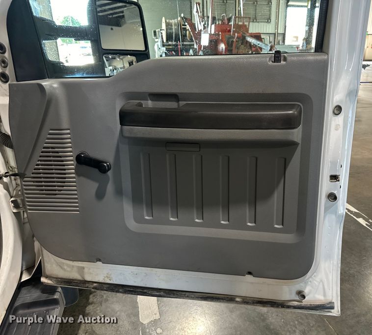 image for item EJ6968 2012 Ford F550 Super Duty bucket truck