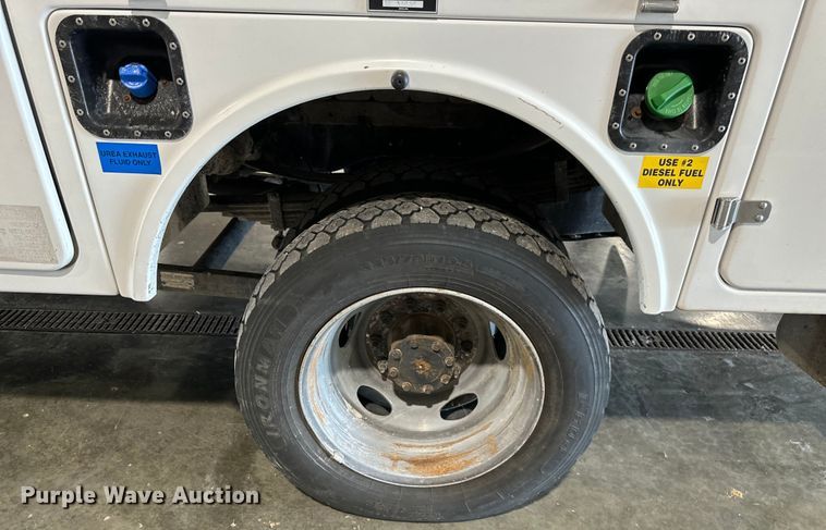 image for item EJ6968 2012 Ford F550 Super Duty bucket truck