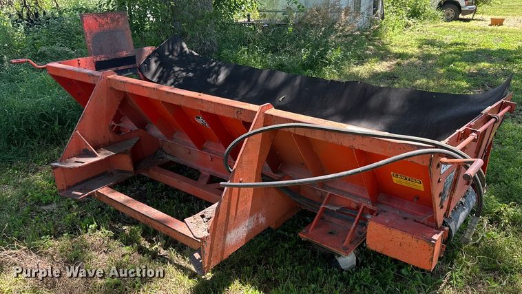 image for item EJ6974 HTC  truck bed conveyor