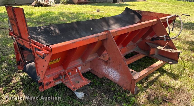 image for item EJ6974 HTC  truck bed conveyor