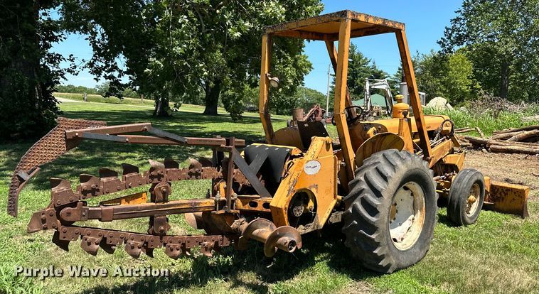 image for item EJ6975 Davis  Road Run'r  trencher